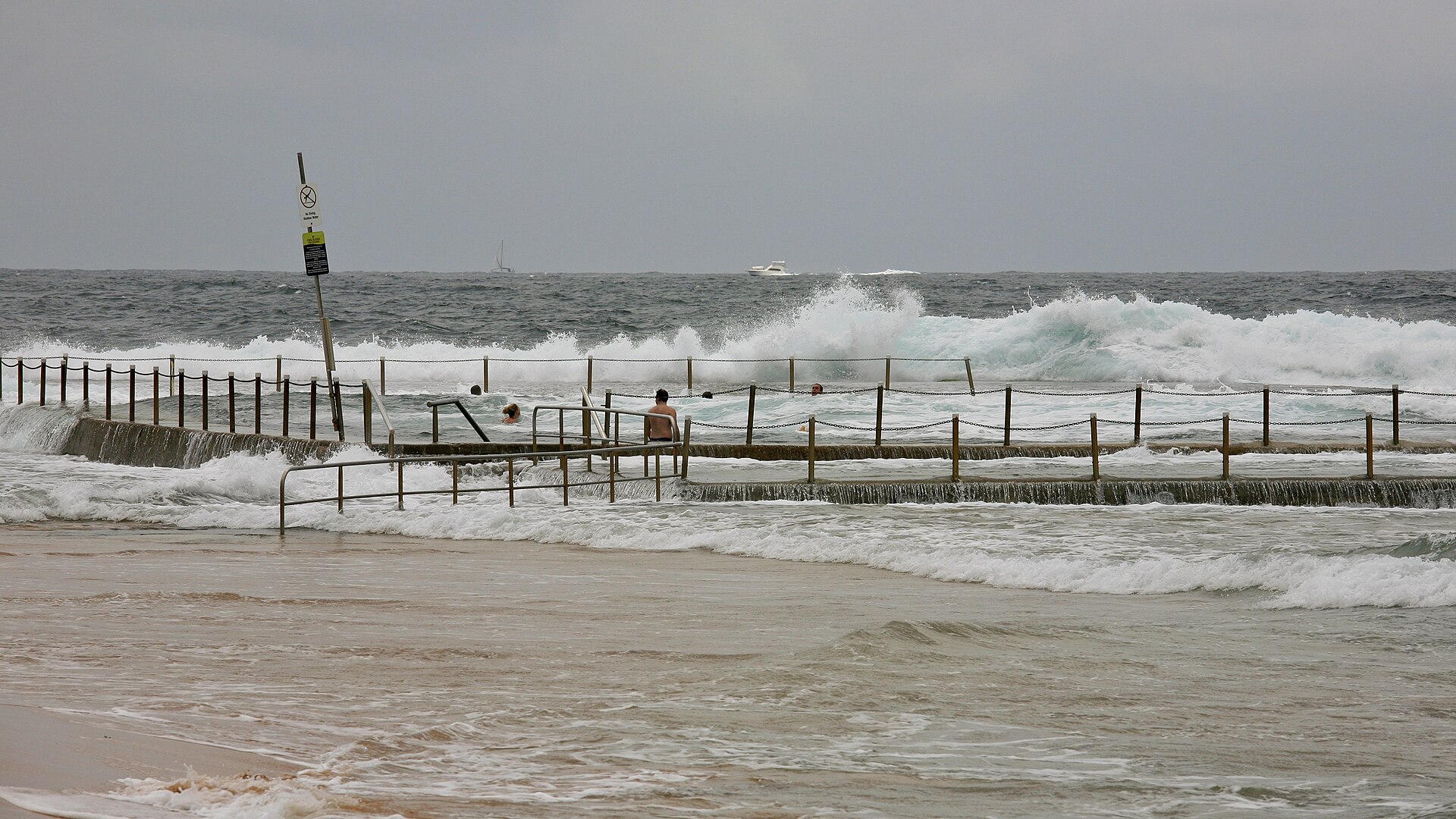 Mona Vale Beach ocean pool